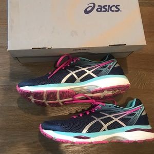 ⚡️flash sale⚡️Women’s ASICS Gel Cumulus
